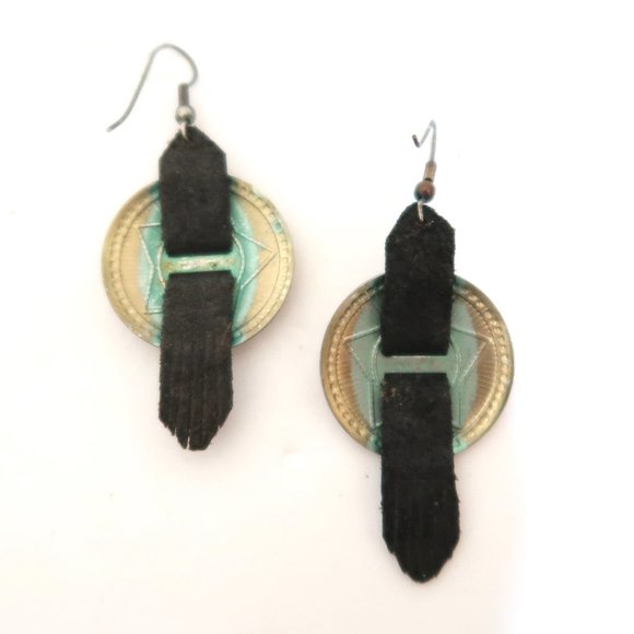Western Concha & leather drop earrings - Picture 2 of 3